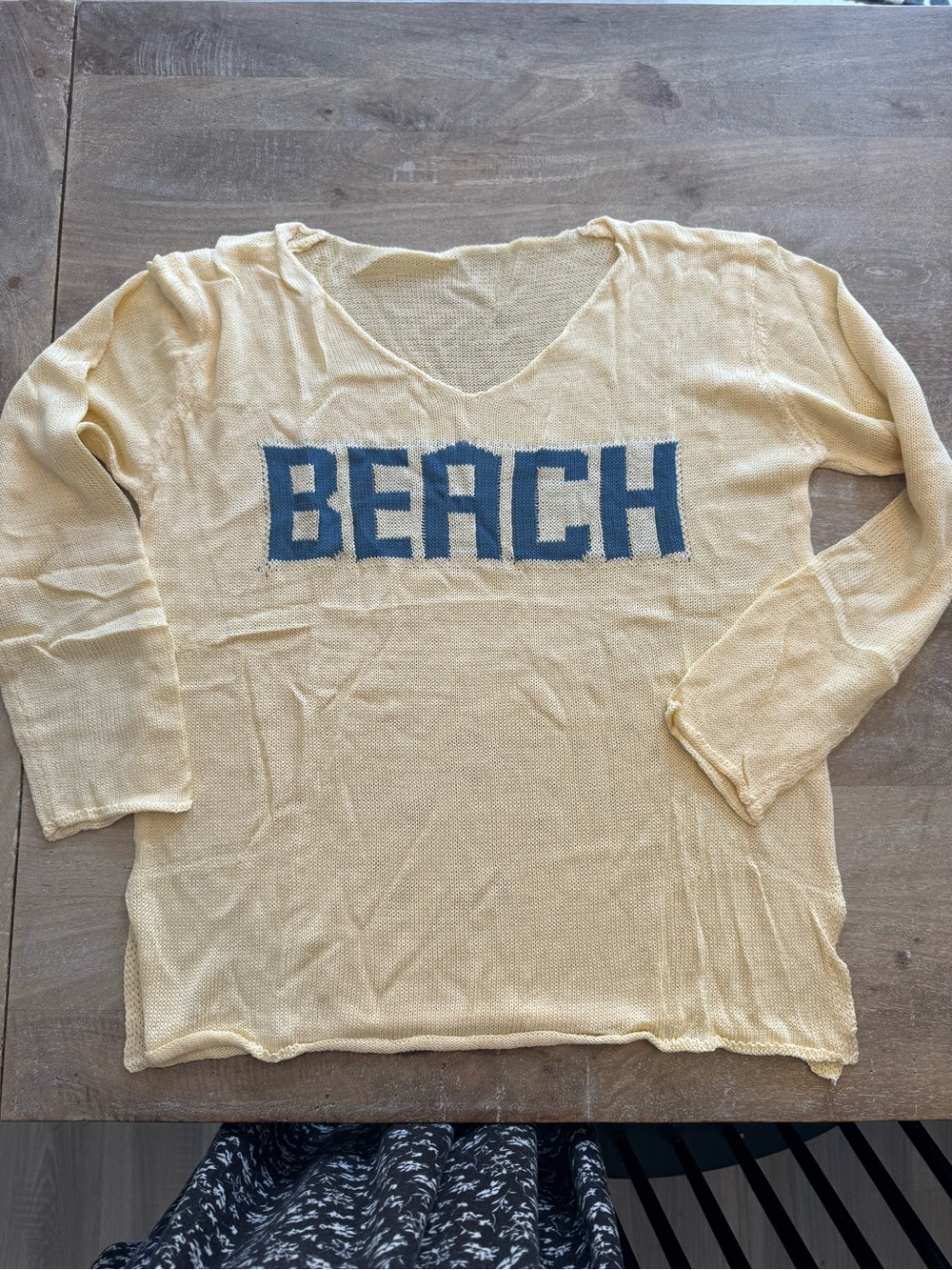 Rosa Clothing BEACH LETTER PRINT V-NECK HOLLOW KNIT BLOUSE New Yellow/Blue New